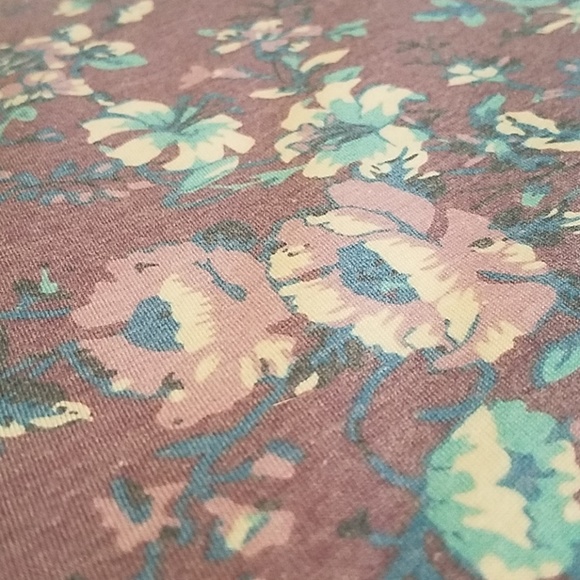 EUC Lularoe Classic T - Picture 2 of 3